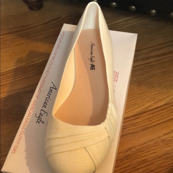 🌹🌹NWT 8.5 Gorgeous cream Flat simply gorgeous - Picture 2 of 3